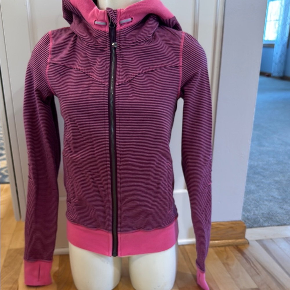 Lululemon zip up jacket hoodie striped size 4 EUC
